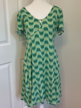 ⭐️Surkana Wave Print Sort Sleeve Dress - size XL